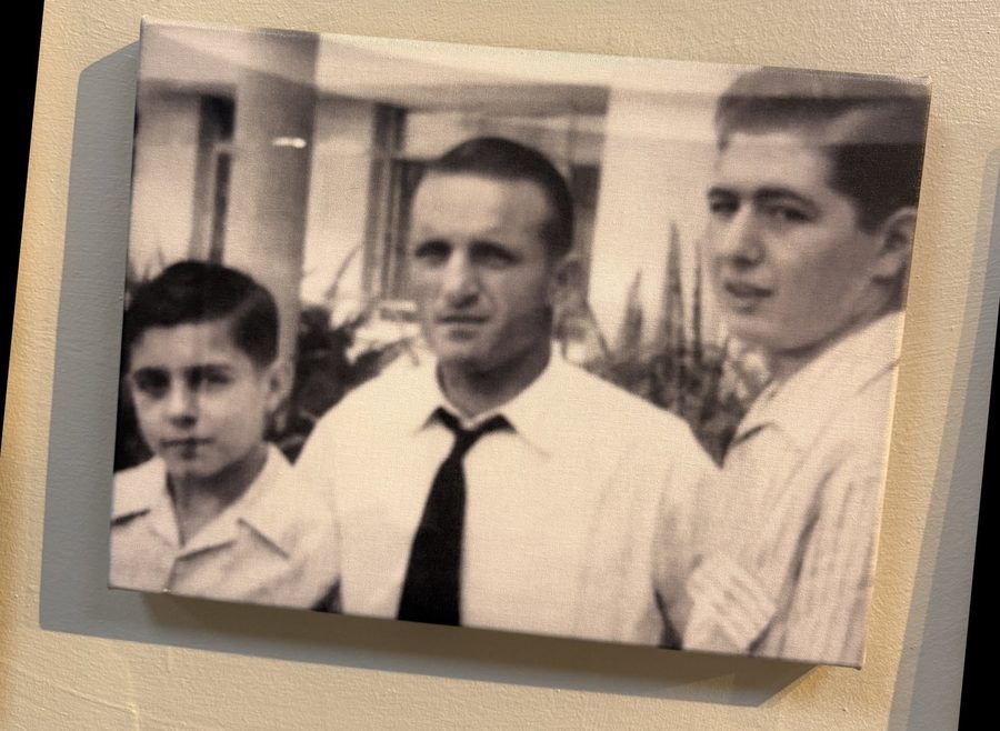 Dos generaciones de la familia Palmisano: un padre y sus dos hijos